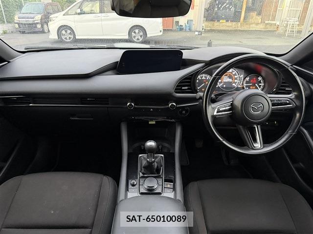 Mazda MAZDA3 2021-06 8010802-17