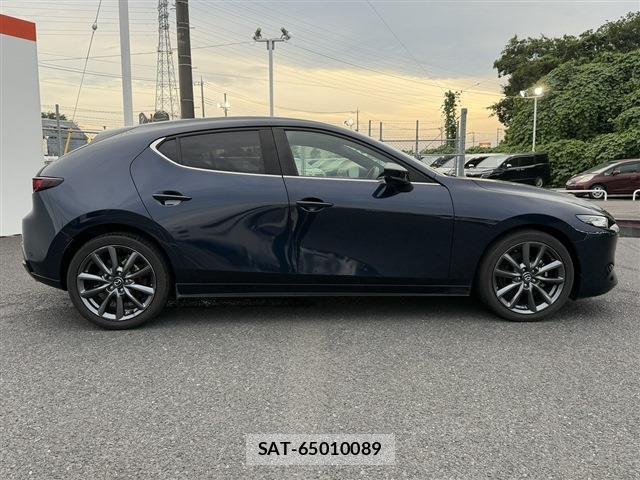 Mazda MAZDA3 2021-06 8010802-8