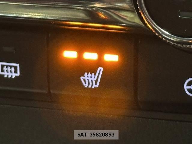 Mazda MAZDA3 2021-06 8010883-7