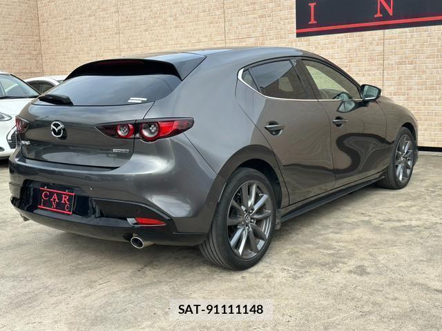 Mazda MAZDA3 2019-06 8011738-2