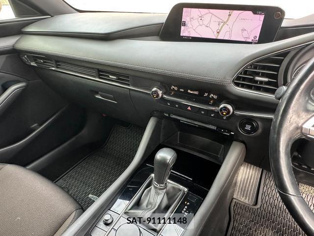 Mazda MAZDA3 2019-06 8011738-6