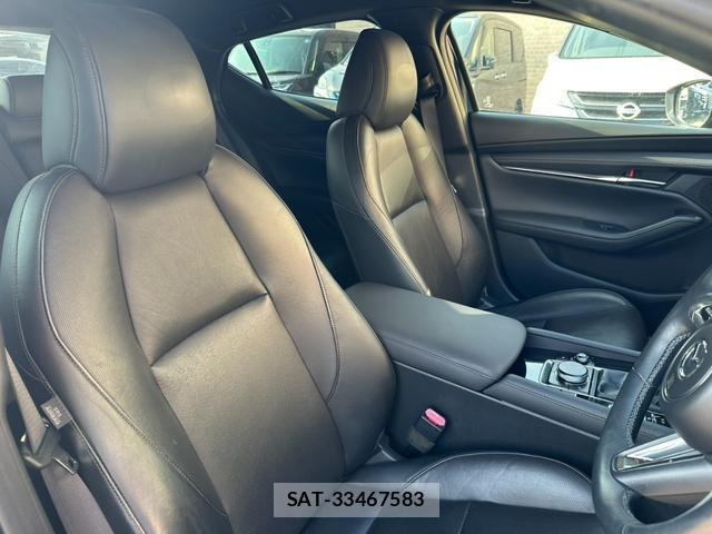 Mazda MAZDA3 2019-08 8011740-12