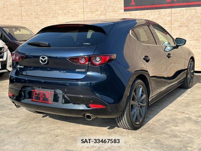 Mazda MAZDA3 2019-08 8011740-2