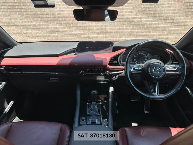 Mazda MAZDA3 2019-08 8011742-11