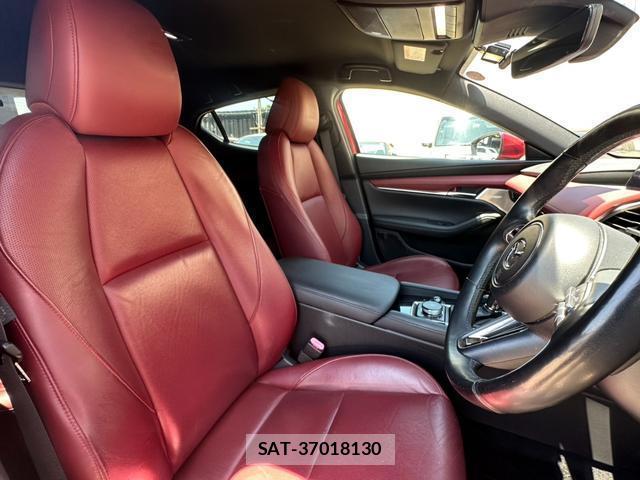 Mazda MAZDA3 2019-08 8011742-12