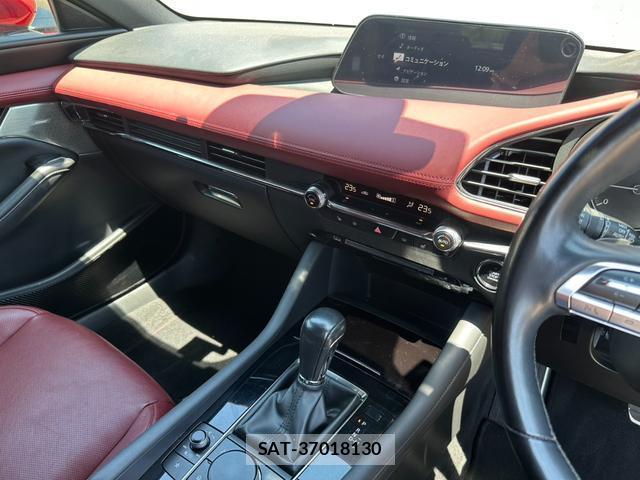 Mazda MAZDA3 2019-08 8011742-16
