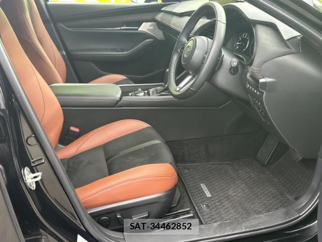 Mazda MAZDA3 2024-11 8012155-3