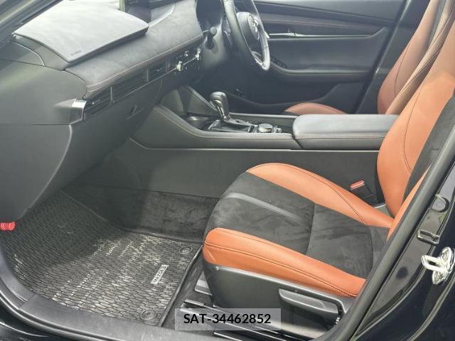 Mazda MAZDA3 2024-11 8012155-5