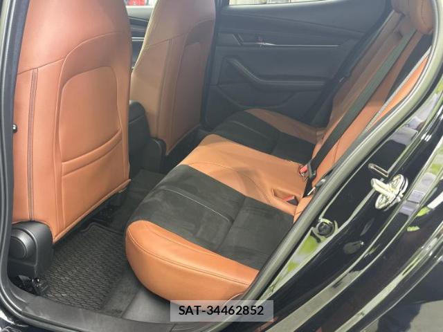 Mazda MAZDA3 2024-11 8012155-6