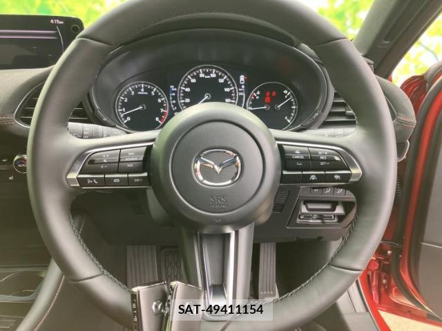 Mazda MAZDA3 2026-02 8012211-12