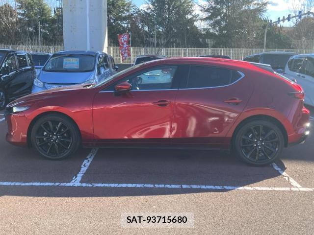 Mazda MAZDA3 2019-12 8012243-1