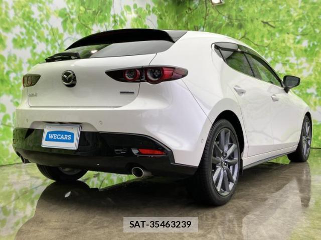 Mazda MAZDA3 2019-06 8012303-2