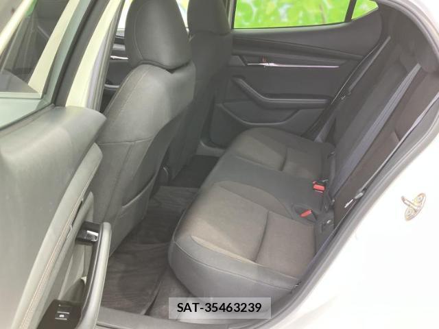 Mazda MAZDA3 2019-06 8012303-6