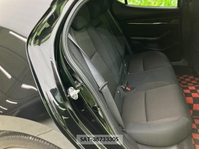 Mazda MAZDA3 2019-09 8012325-6