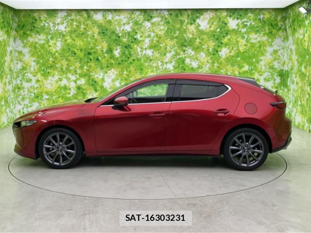 Mazda MAZDA3 2019-07 8012331-1