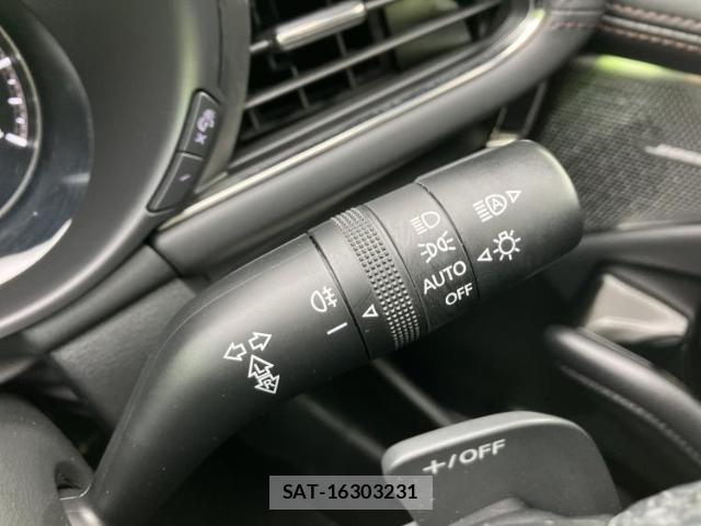 Mazda MAZDA3 2019-07 8012331-15