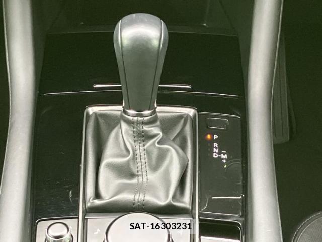 Mazda MAZDA3 2019-07 8012331-17