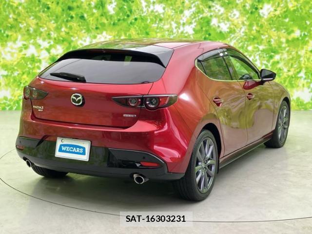 Mazda MAZDA3 2019-07 8012331-2
