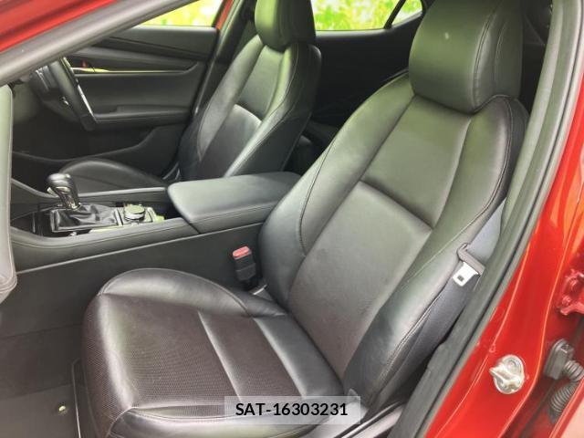 Mazda MAZDA3 2019-07 8012331-5