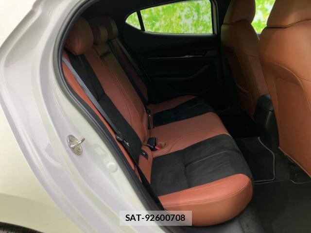 Mazda MAZDA3 2023-12 8012403-4