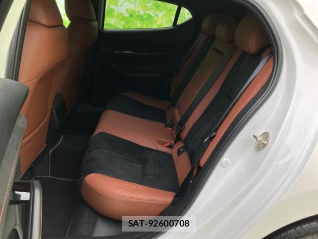 Mazda MAZDA3 2023-12 8012403-6