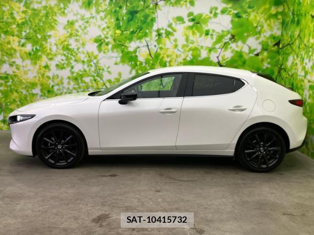Mazda MAZDA3 2024-01 8012409-1