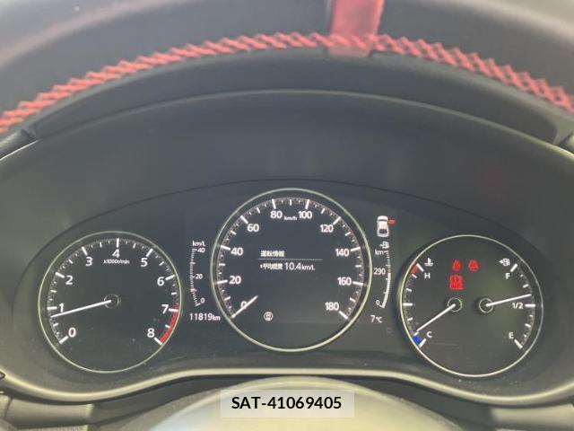Mazda MAZDA3 2022-08 8012451-13