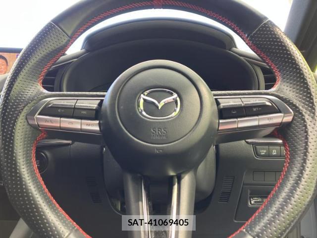 Mazda MAZDA3 2022-08 8012451-14