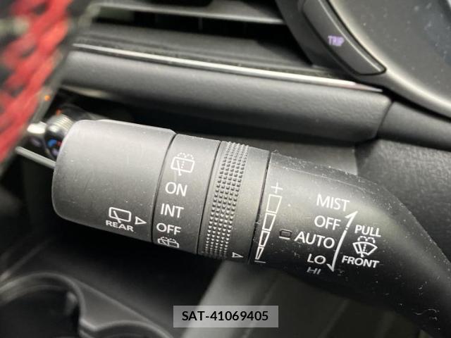 Mazda MAZDA3 2022-08 8012451-16