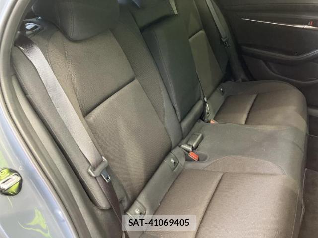Mazda MAZDA3 2022-08 8012451-4