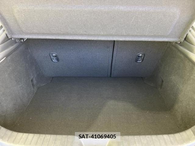 Mazda MAZDA3 2022-08 8012451-7