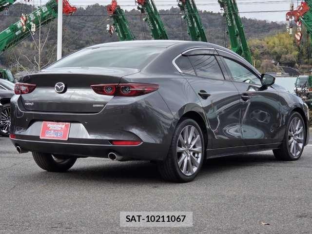 Mazda MAZDA3 2019-08 8003932-1