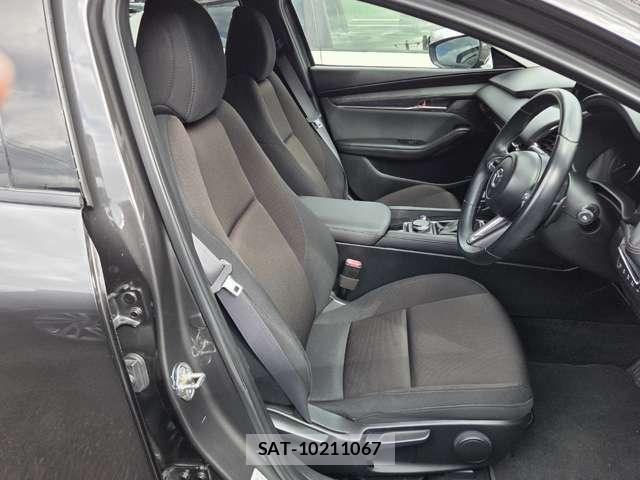 Mazda MAZDA3 2019-08 8003932-8