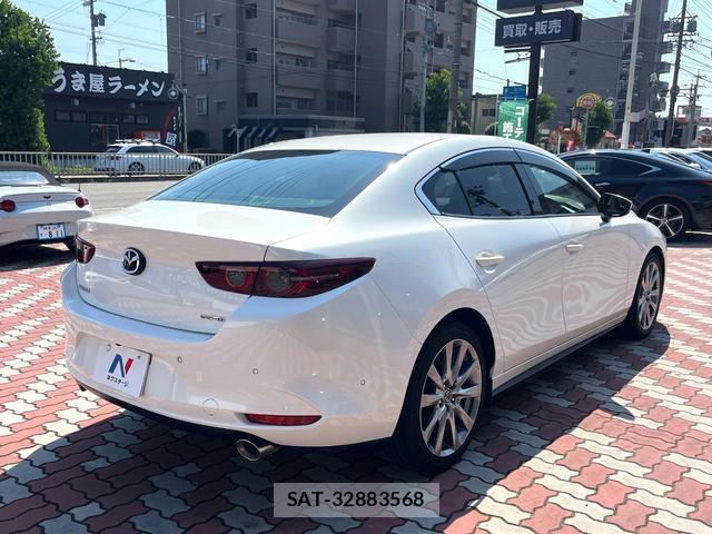 Mazda MAZDA3 2019-12 8005103-16