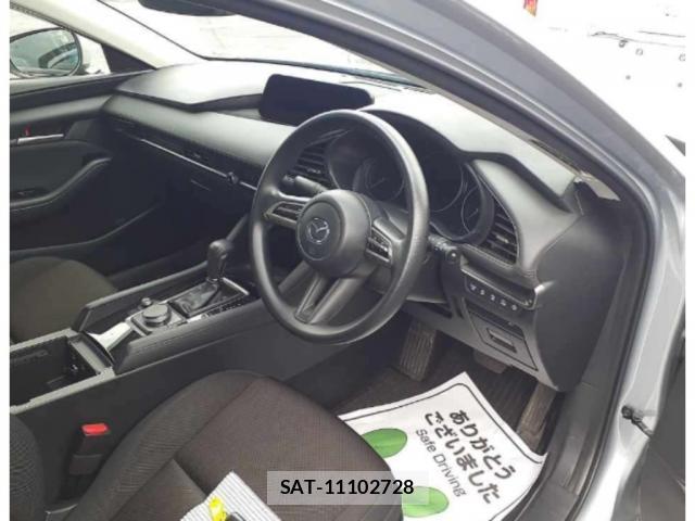 Mazda MAZDA3 2021-05 8008044-2