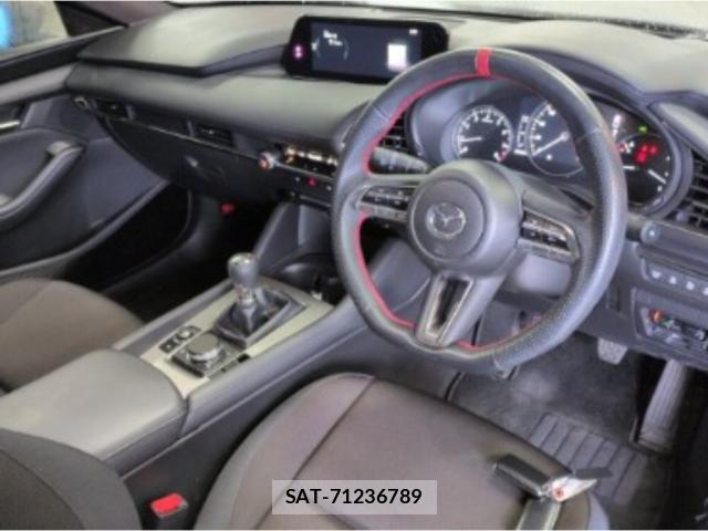 Mazda MAZDA3 2022-12 8009111-2