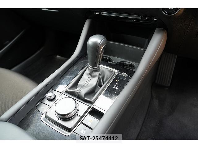 Mazda MAZDA3 2019-09 8010398-8