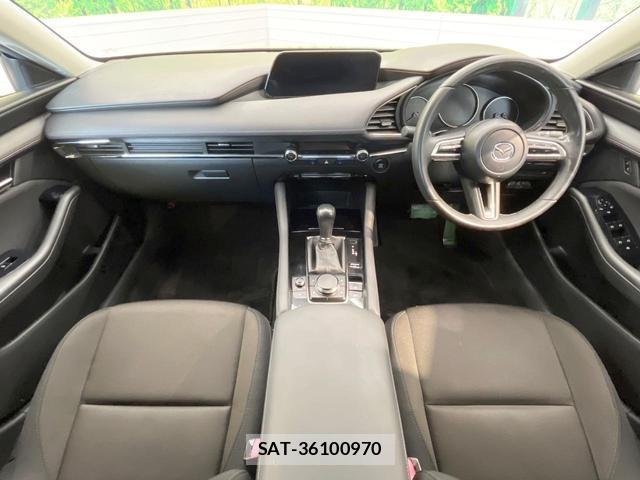 Mazda MAZDA3 2019-08 8011096-1