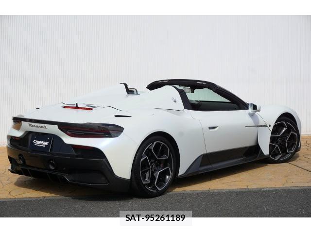 Maserati MC20 2023-10 8006782-12