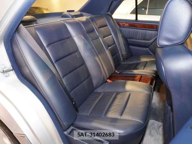 Mercedes Benz M-CLASS 1992-12 8011669-11