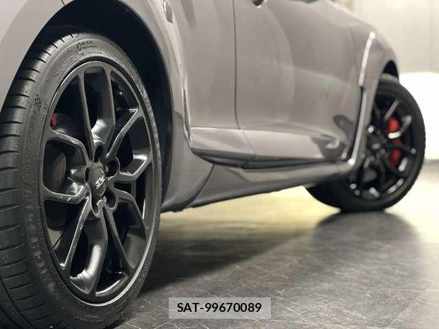 Renault MEGANE 2013-06 8012624-12