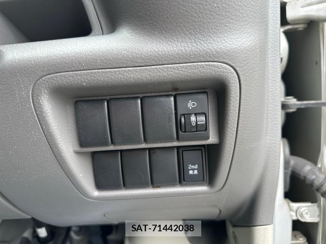 Mitsubishi MINICAB VAN 2019-06 8006619-7