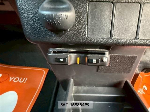 Daihatsu MIRA 2017-12 8010343-11