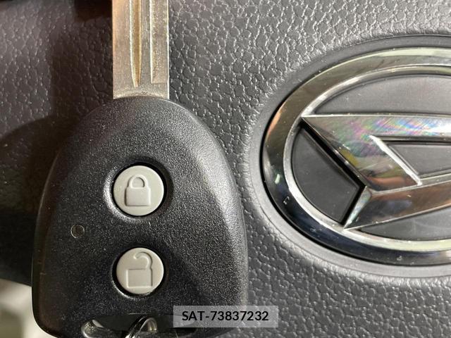 Daihatsu MIRA 2015-06 8011583-6