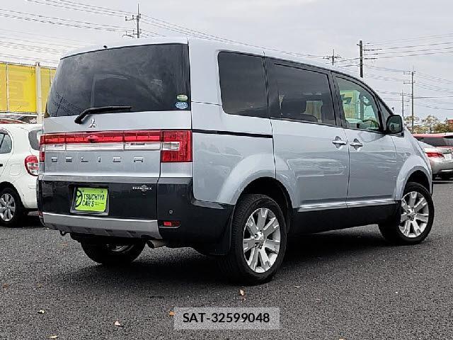 Mitsubishi I 2010-03 8011919-1