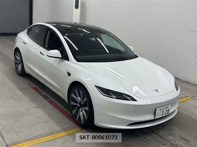 Tesla MODEL 3 2024-05 8010282-5