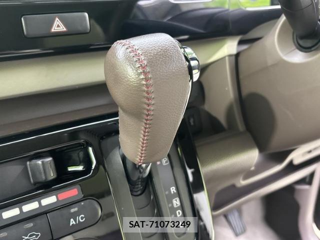 Suzuki MR WAGON 2013-09 8012180-16