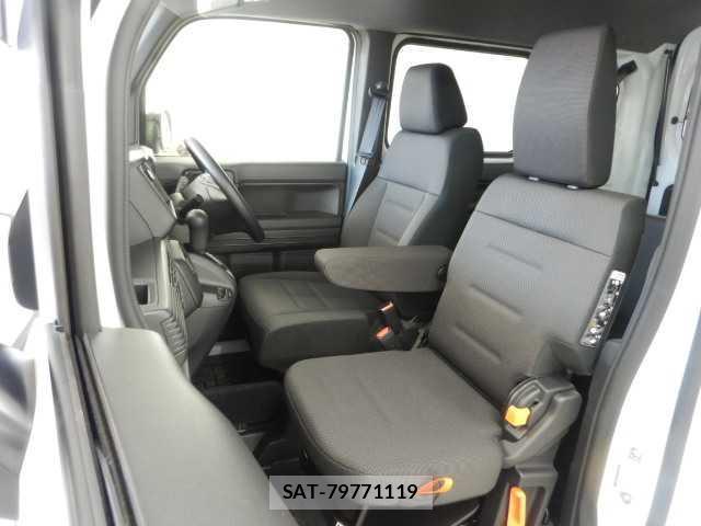 Honda N-VAN 2025-06 8011026-15