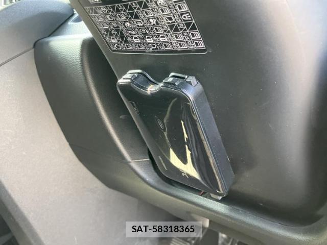 Honda N-VAN 2019-06 8012345-13