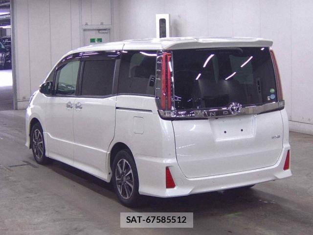 Toyota NOAH 2019-06 8003720-1